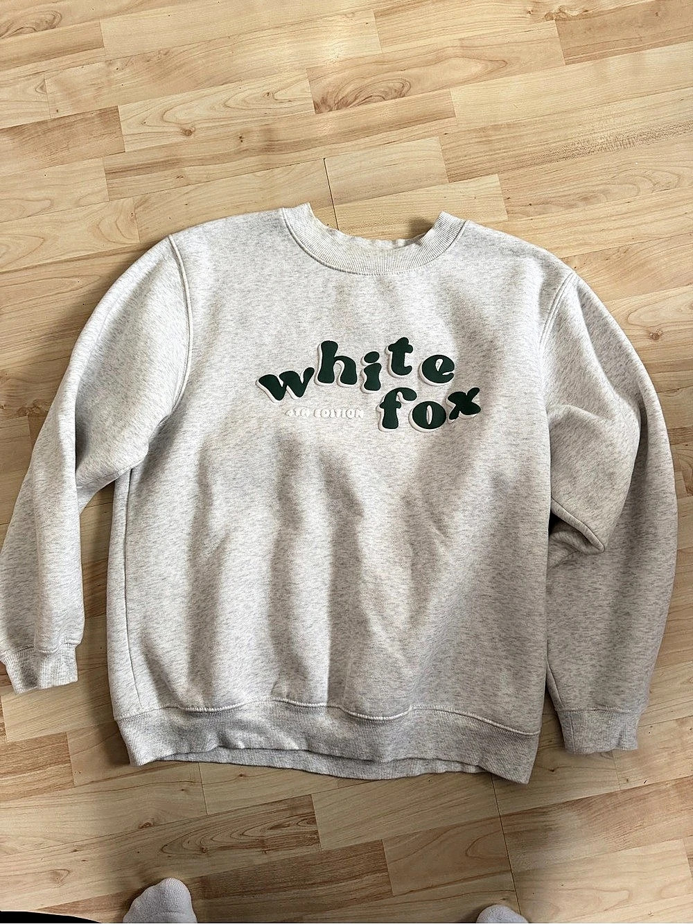 White Fox 4th Edition Crewneck Sweatshirt Gray Size Small/Medium